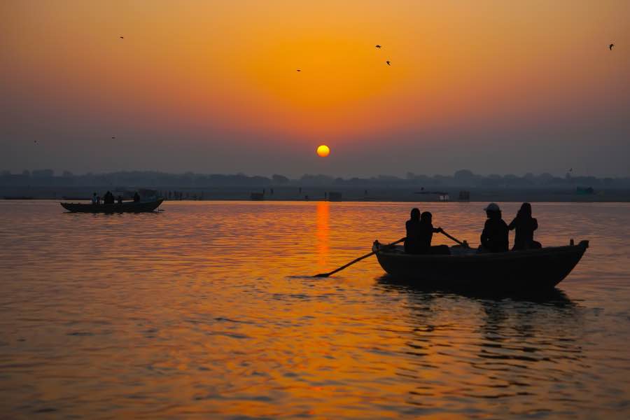 Alba fiume Gange